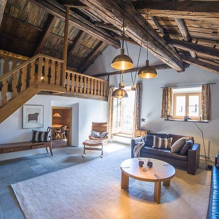Chesa Michel Apartment Bever Ruang foto