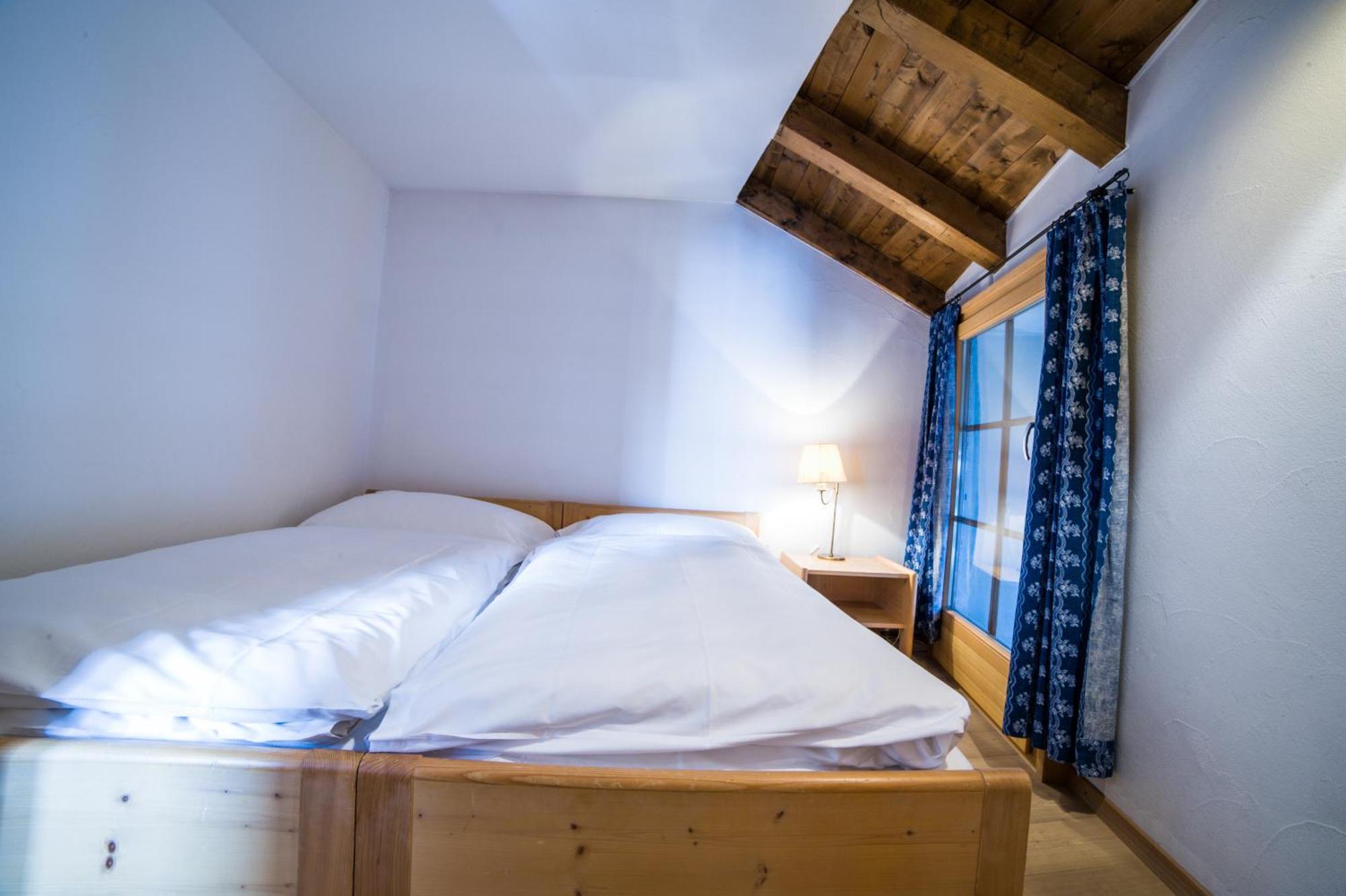 Chesa Michel Apartment Bever Bagian luar foto