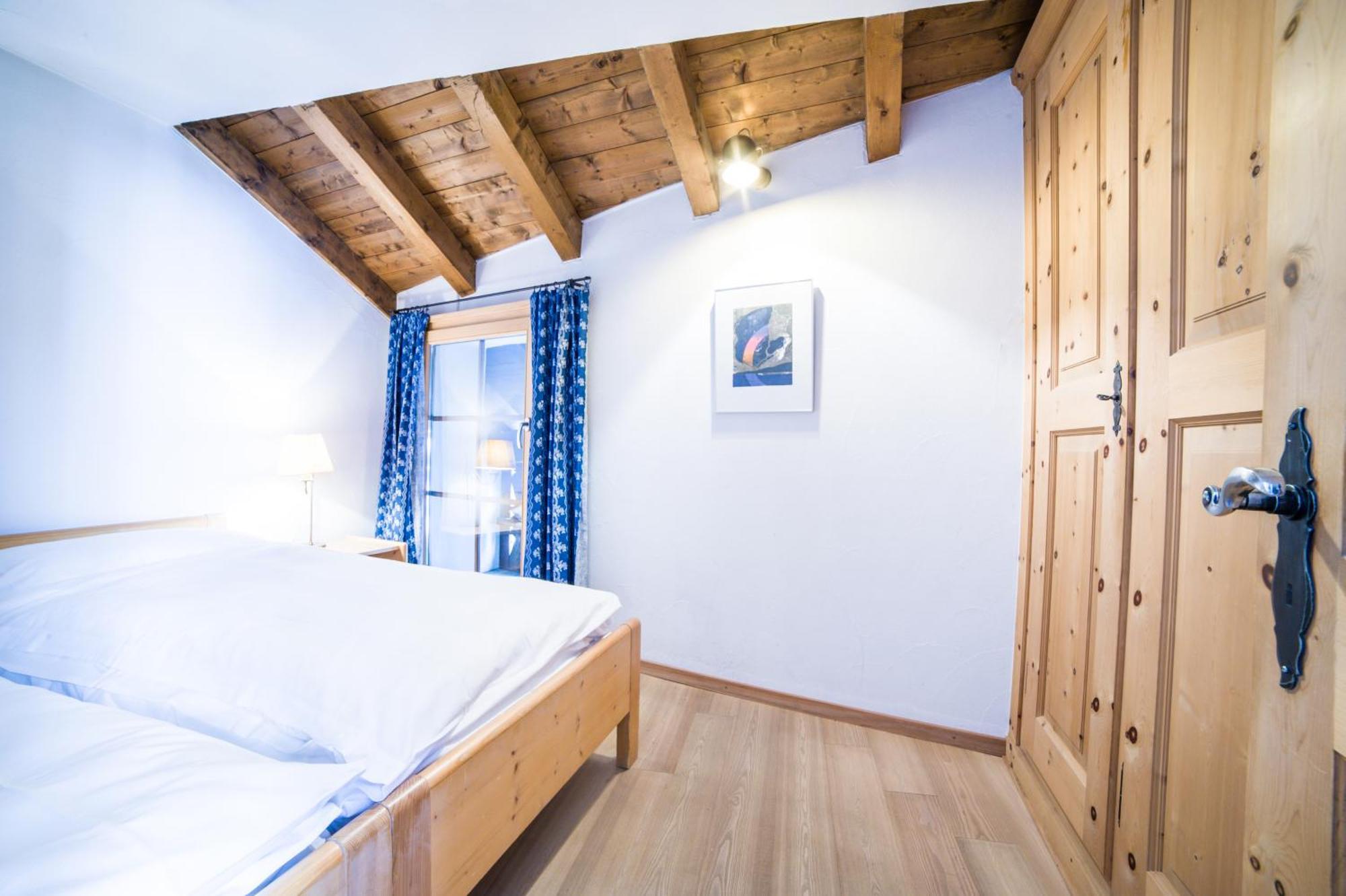 Chesa Michel Apartment Bever Bagian luar foto