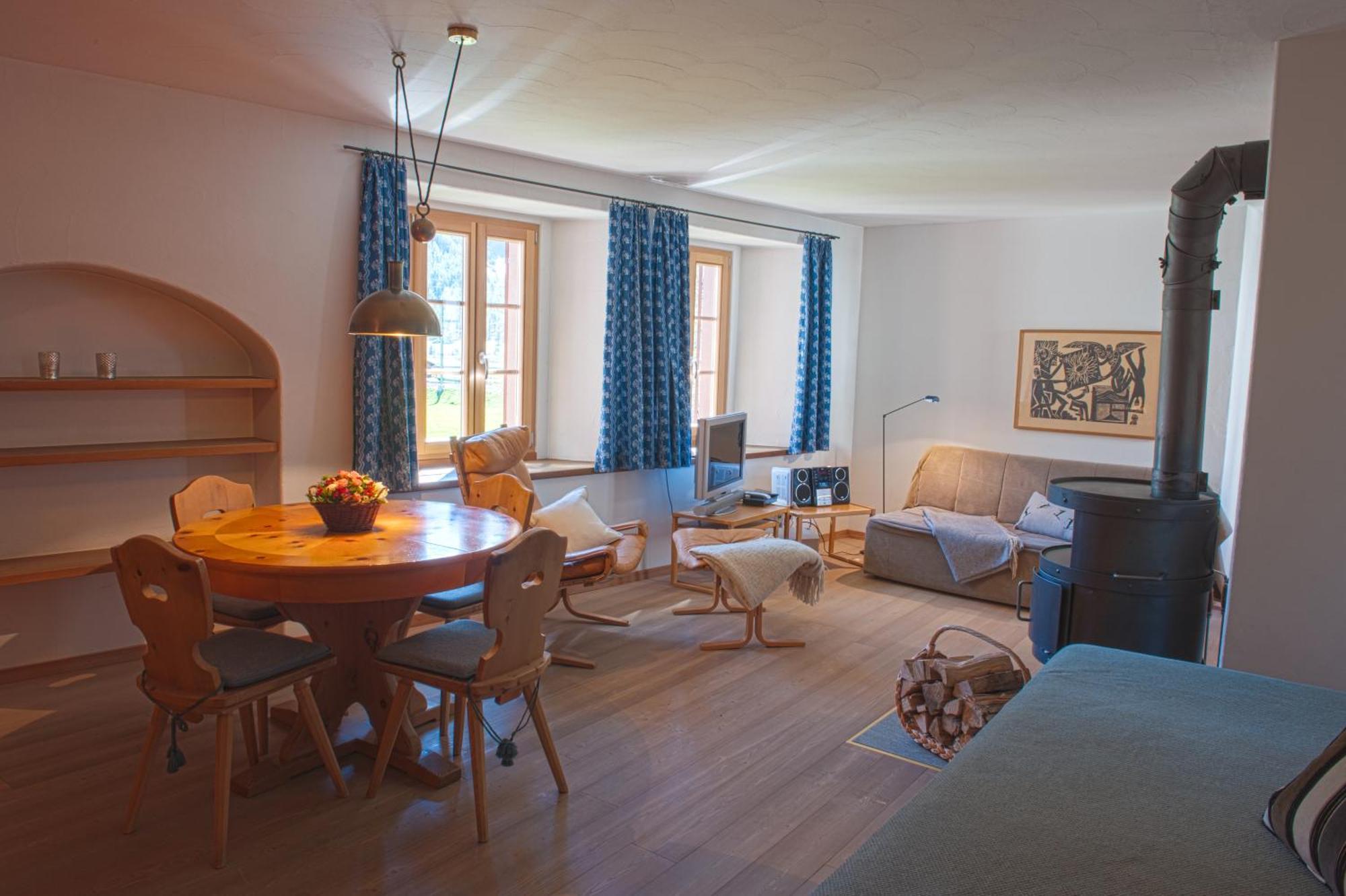 Chesa Michel Apartment Bever Bagian luar foto