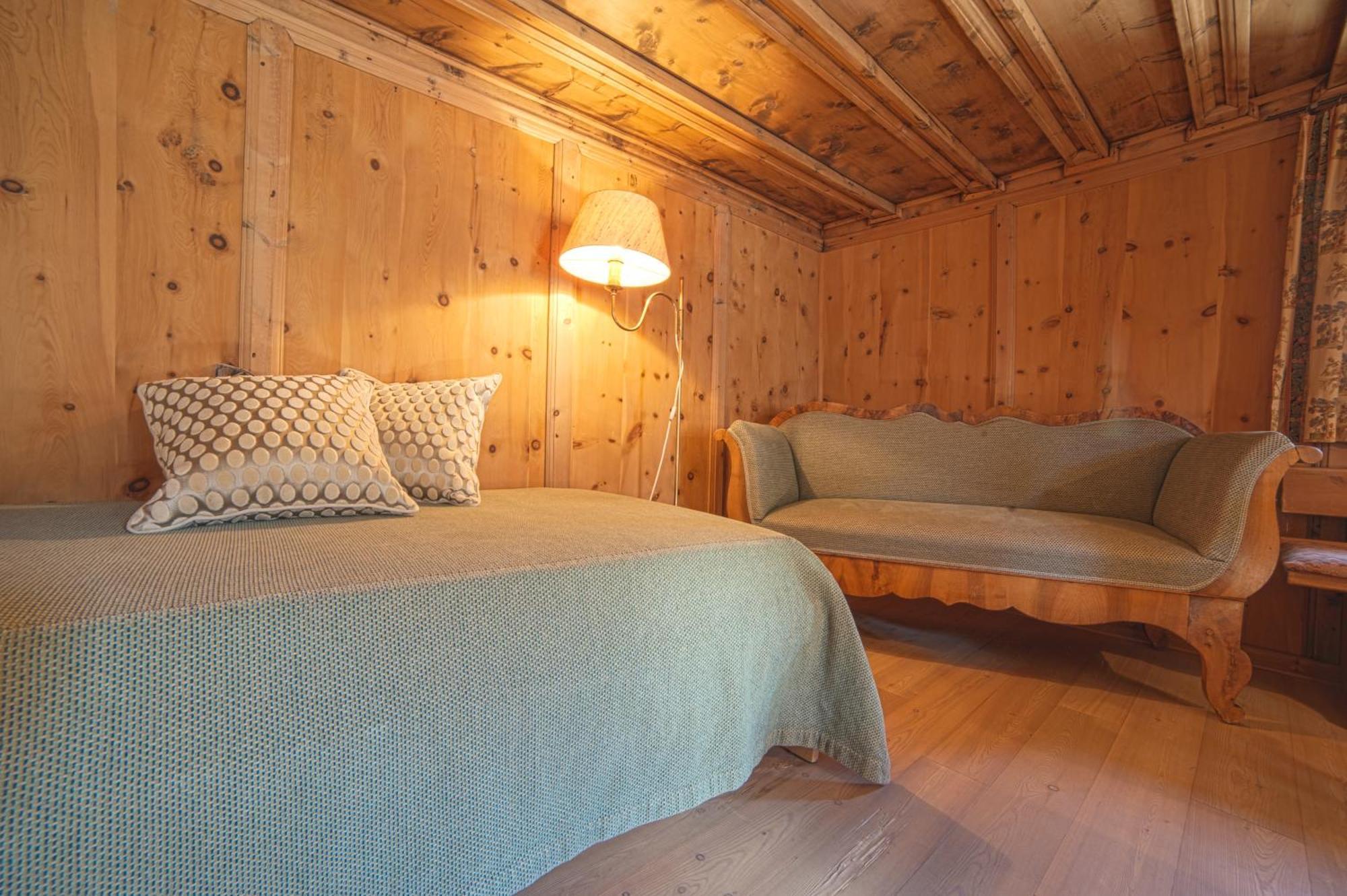 Chesa Michel Apartment Bever Bagian luar foto
