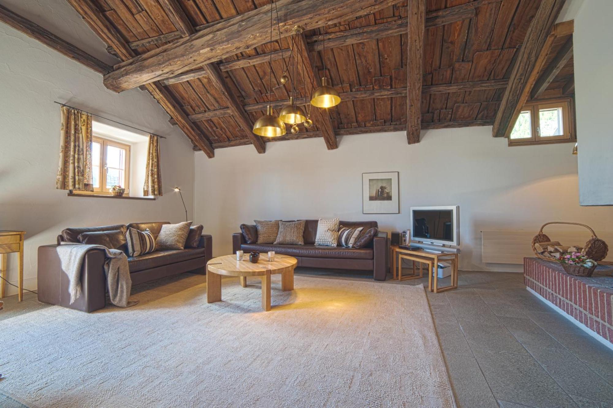 Chesa Michel Apartment Bever Bagian luar foto