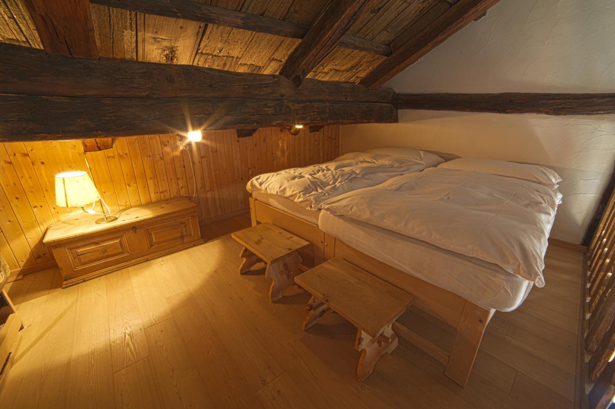 Chesa Michel Apartment Bever Bagian luar foto