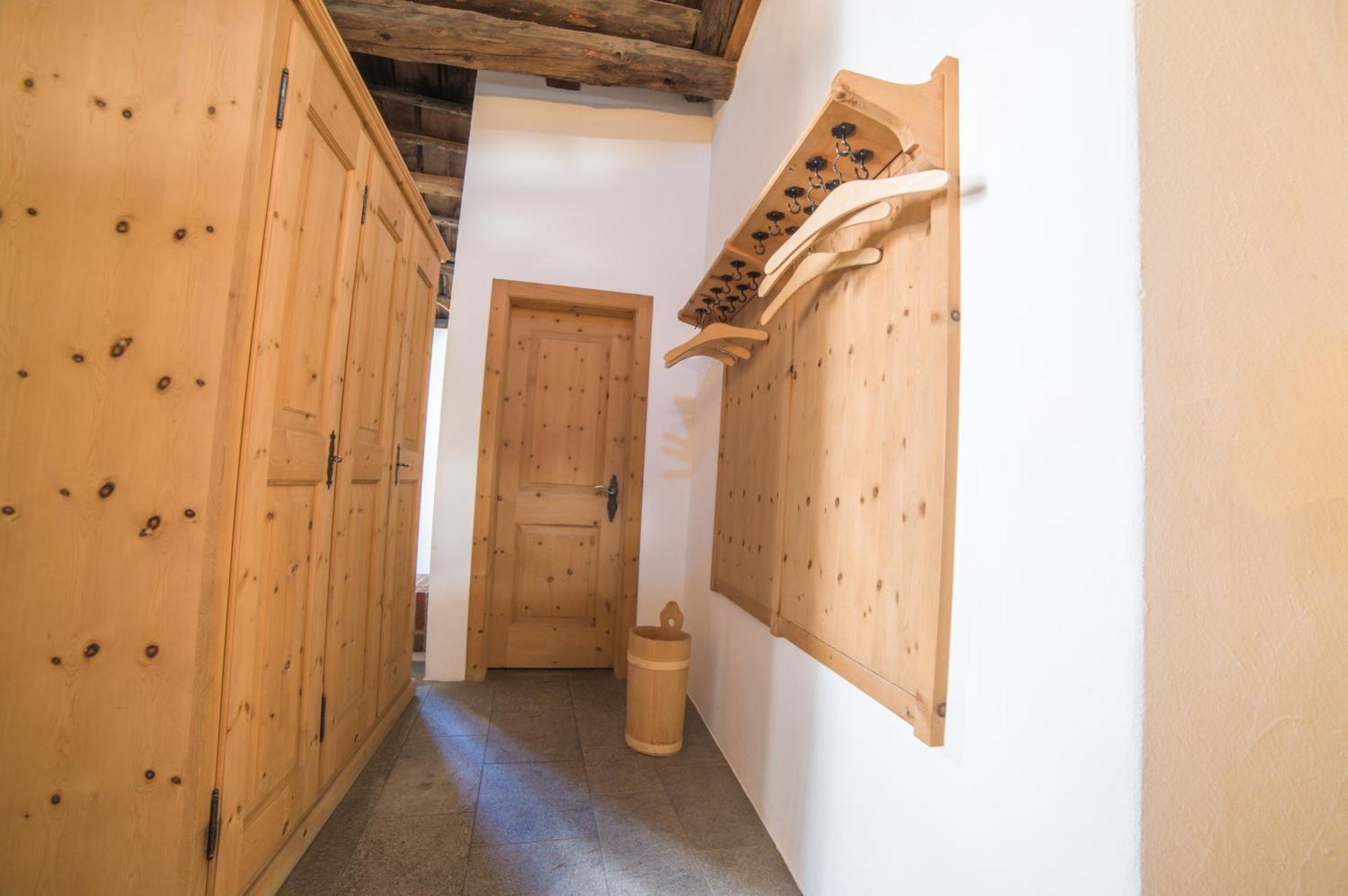 Chesa Michel Apartment Bever Bagian luar foto