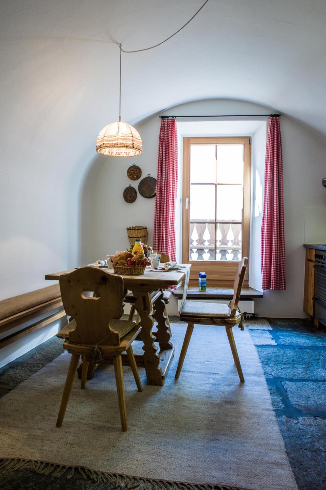 Chesa Michel Apartment Bever Bagian luar foto