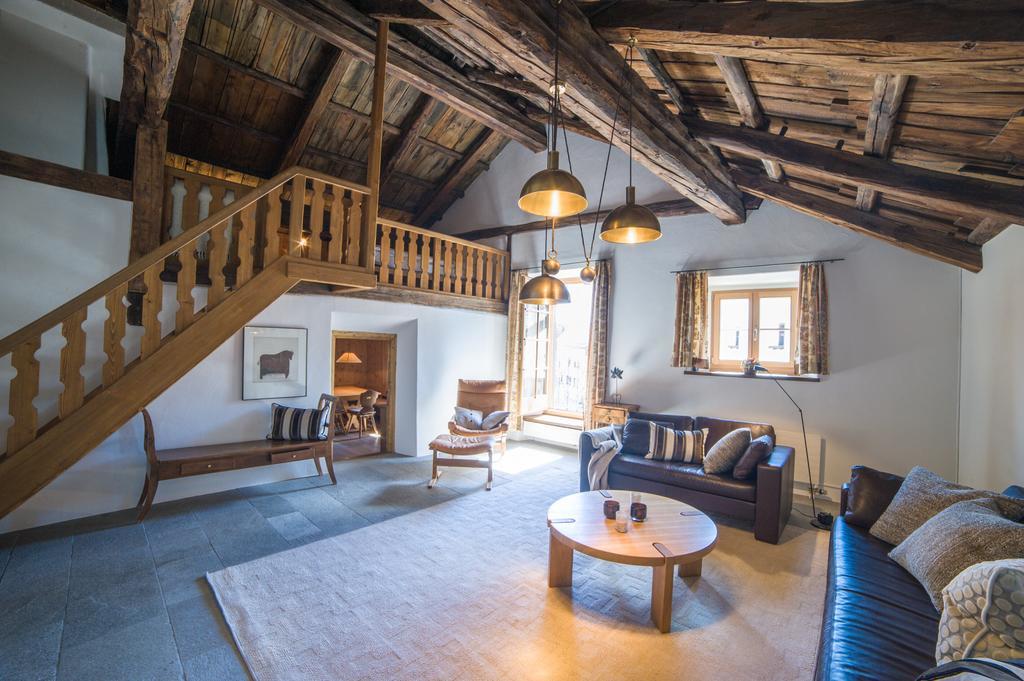 Chesa Michel Apartment Bever Ruang foto